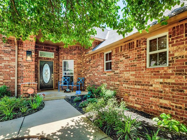 16716 Covington Manor, Edmond, OK 73012