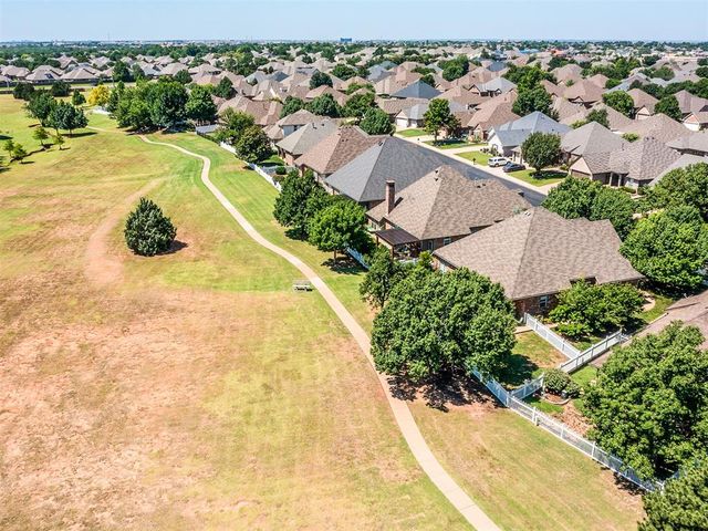 16716 Covington Manor, Edmond, OK 73012