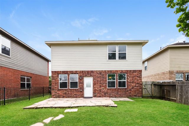 18702 Walden Glen Circle, Humble, TX 77346