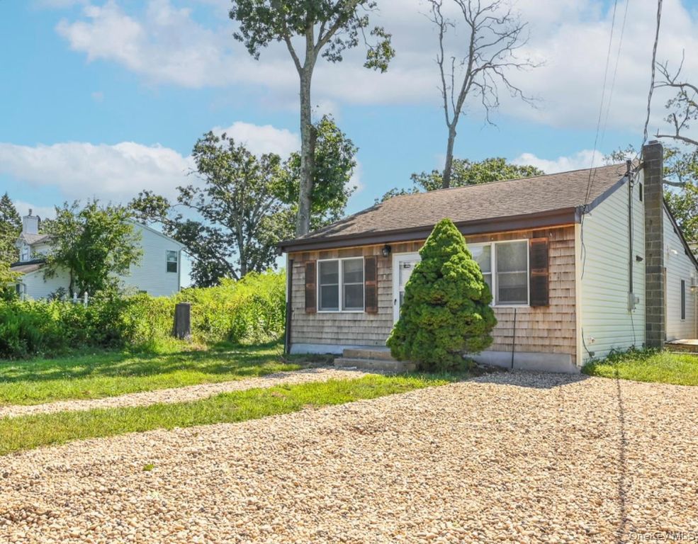 38 Lafayette Drive, Shirley, NY 11967