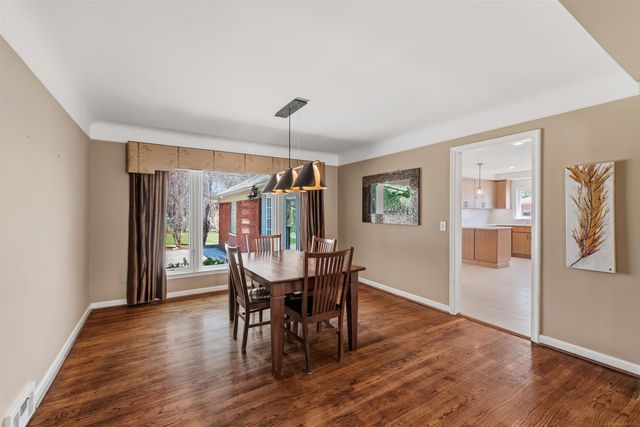 1040 N Renaud Road, Grosse Pointe Woods, MI 48236
