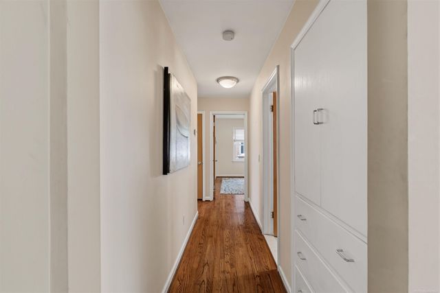 1040 N Renaud Road, Grosse Pointe Woods, MI 48236
