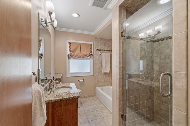 1040 N Renaud Road, Grosse Pointe Woods, MI 48236