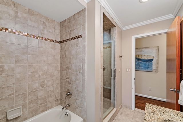1040 N Renaud Road, Grosse Pointe Woods, MI 48236