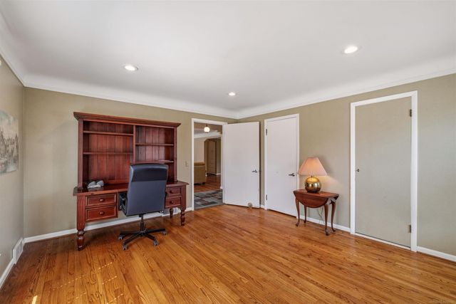 1040 N Renaud Road, Grosse Pointe Woods, MI 48236