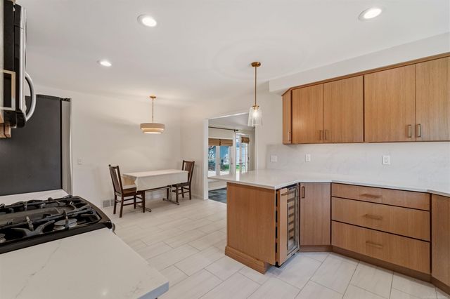 1040 N Renaud Road, Grosse Pointe Woods, MI 48236