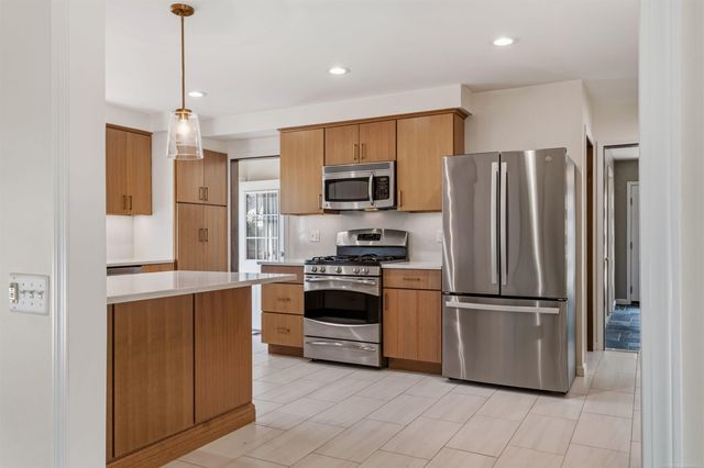 1040 N Renaud Road, Grosse Pointe Woods, MI 48236