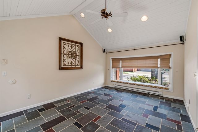 1040 N Renaud Road, Grosse Pointe Woods, MI 48236