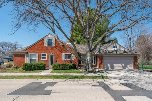 1040 N Renaud Road, Grosse Pointe Woods, MI 48236