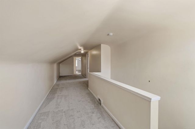 1040 N Renaud Road, Grosse Pointe Woods, MI 48236