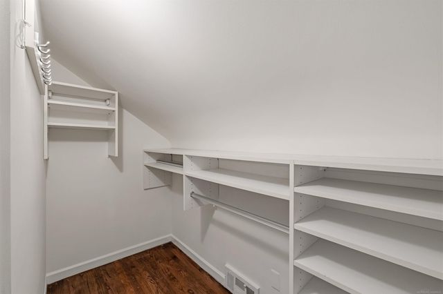 1040 N Renaud Road, Grosse Pointe Woods, MI 48236
