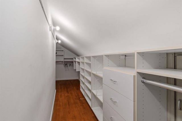 1040 N Renaud Road, Grosse Pointe Woods, MI 48236