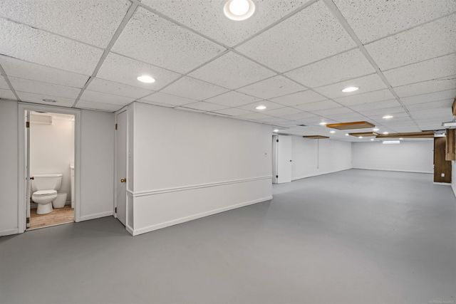 1040 N Renaud Road, Grosse Pointe Woods, MI 48236