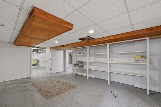 1040 N Renaud Road, Grosse Pointe Woods, MI 48236