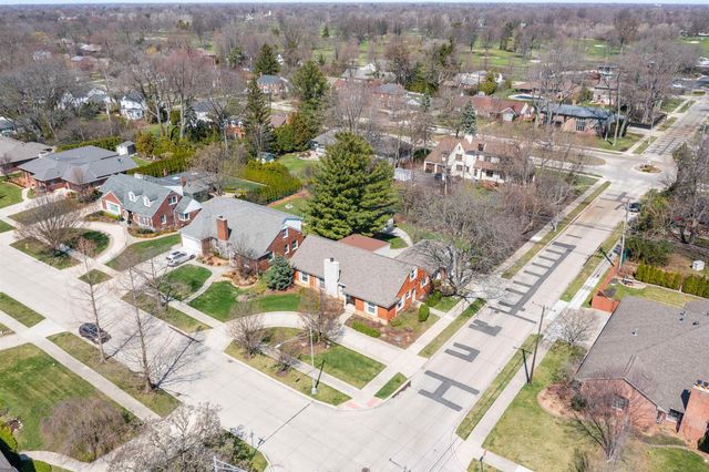 1040 N Renaud Road, Grosse Pointe Woods, MI 48236
