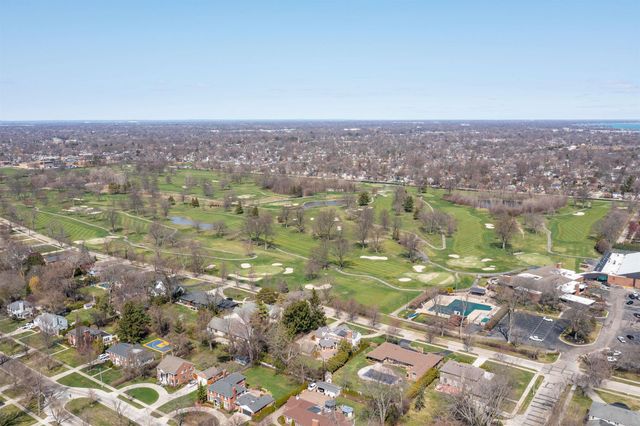 1040 N Renaud Road, Grosse Pointe Woods, MI 48236