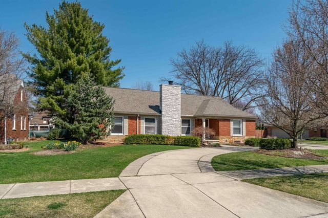 1040 N Renaud Road, Grosse Pointe Woods, MI 48236