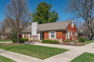 1040 N Renaud Road, Grosse Pointe Woods, MI 48236