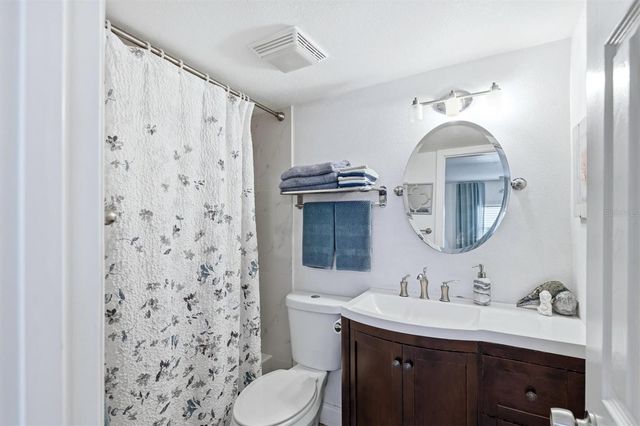 7271 W COUNTRY CLUB DRIVE N 122, Sarasota, FL 34243