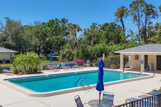 7271 W COUNTRY CLUB DRIVE N 122, Sarasota, FL 34243
