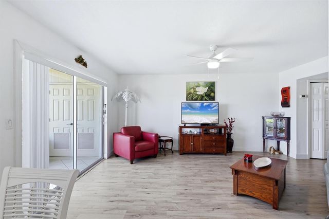 7271 W COUNTRY CLUB DRIVE N 122, Sarasota, FL 34243