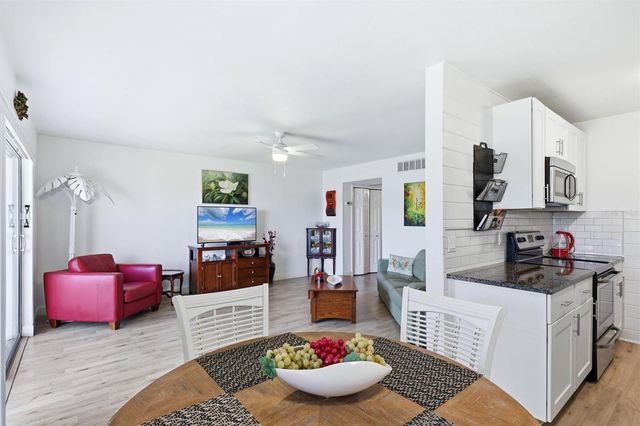 7271 W COUNTRY CLUB DRIVE N 122, Sarasota, FL 34243