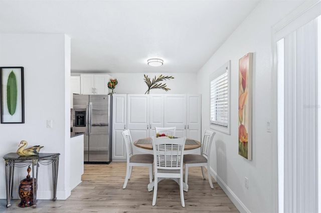 7271 W COUNTRY CLUB DRIVE N 122, Sarasota, FL 34243