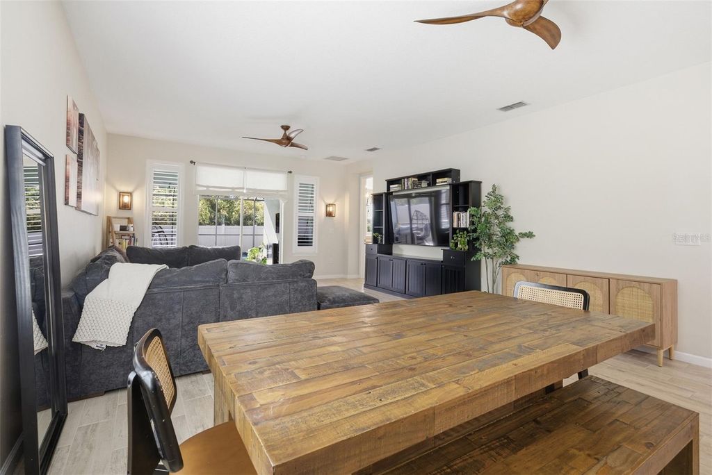 Image 12 of property listing at 5232 BENTGRASS WAY, Bradenton, FL 34211