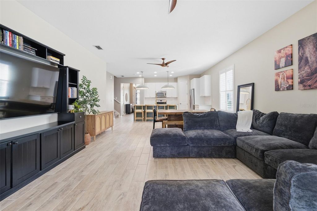 Image 13 of property listing at 5232 BENTGRASS WAY, Bradenton, FL 34211