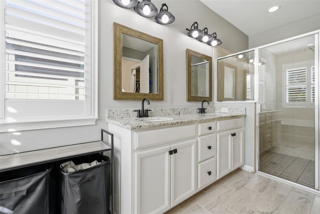 Image 20 of property listing at 5232 BENTGRASS WAY, Bradenton, FL 34211