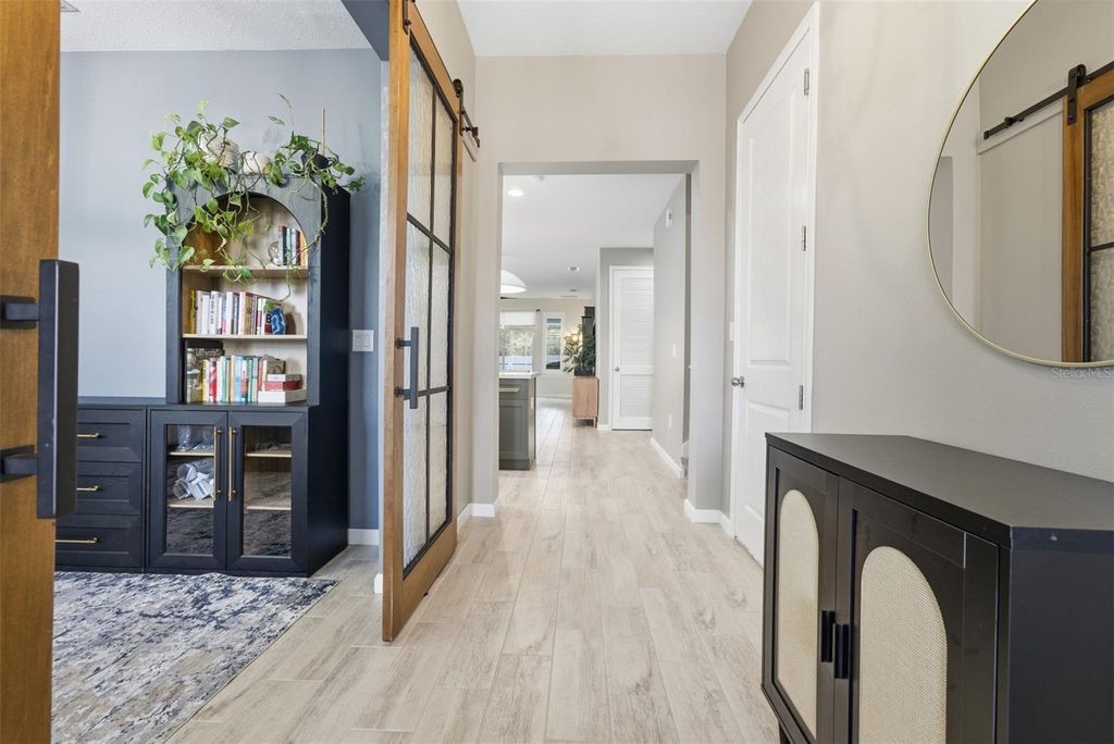 Image 4 of property listing at 5232 BENTGRASS WAY, Bradenton, FL 34211