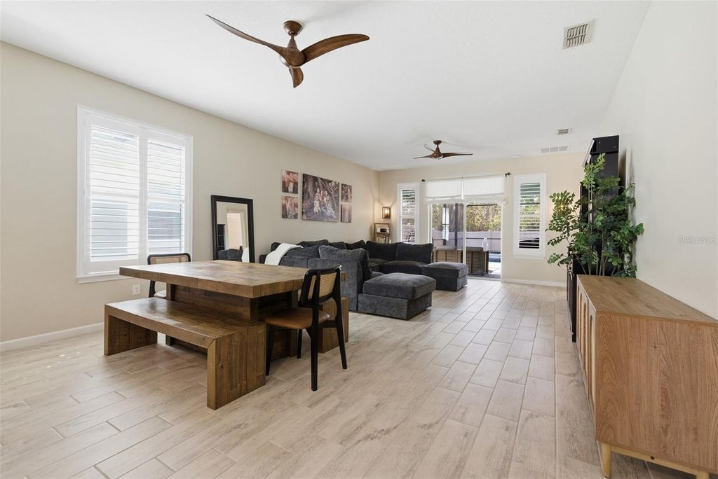 Image 8 of property listing at 5232 BENTGRASS WAY, Bradenton, FL 34211