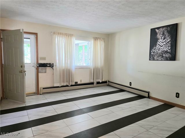 2814 16th Avenue, Vienna, WV 26105