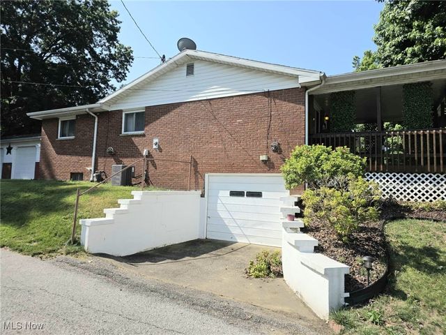 2814 16th Avenue, Vienna, WV 26105