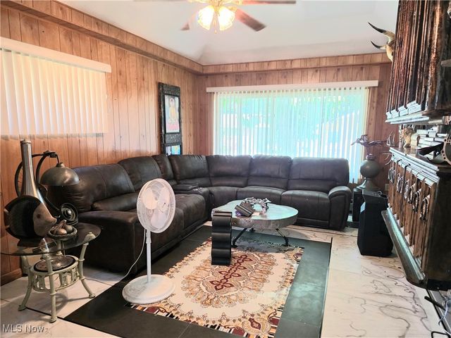 2814 16th Avenue, Vienna, WV 26105