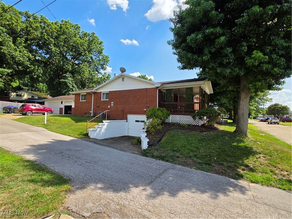 2814 16th Avenue, Vienna, WV 26105