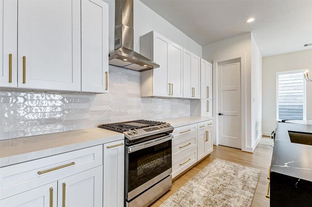 3813 Harvard Street, Houston, TX 77018