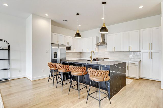 3813 Harvard Street, Houston, TX 77018
