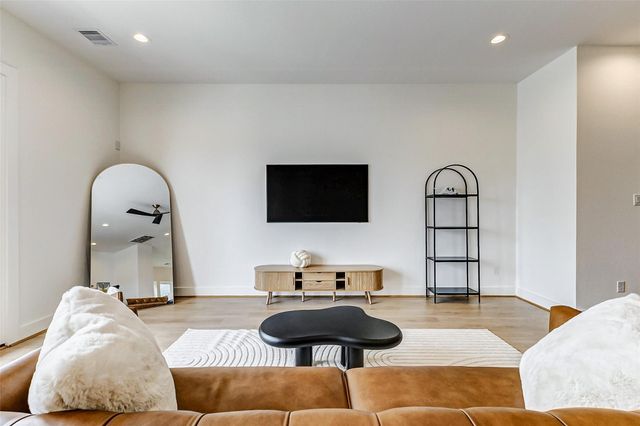 3813 Harvard Street, Houston, TX 77018