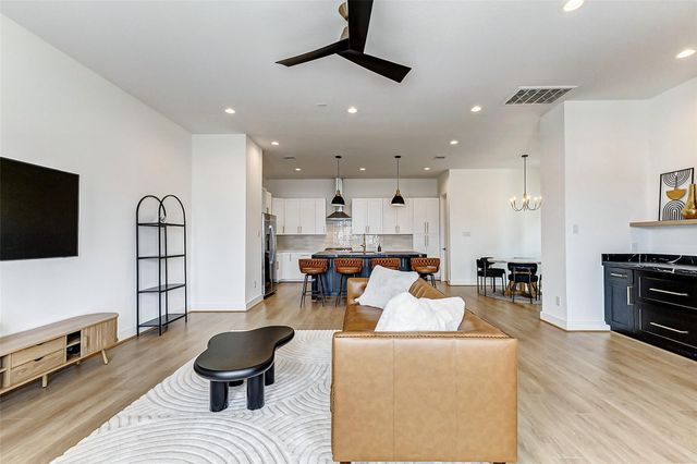3813 Harvard Street, Houston, TX 77018