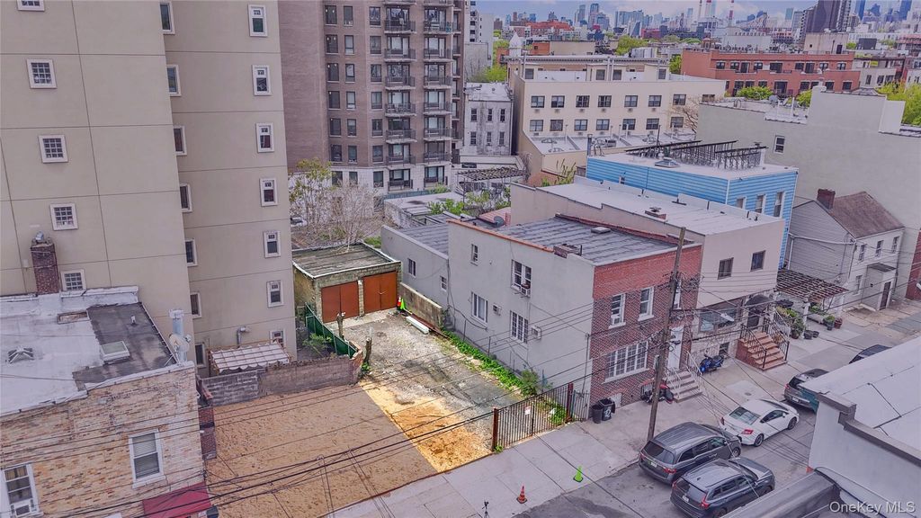 18-44 26th Road, Astoria, NY 11102