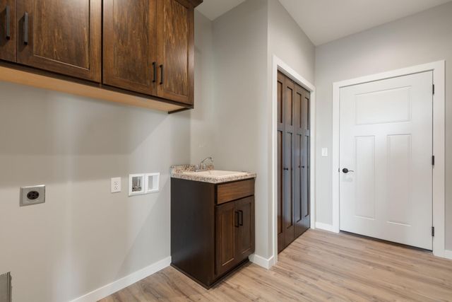 1534 9th Avenue SW, Hutchinson, MN 55350