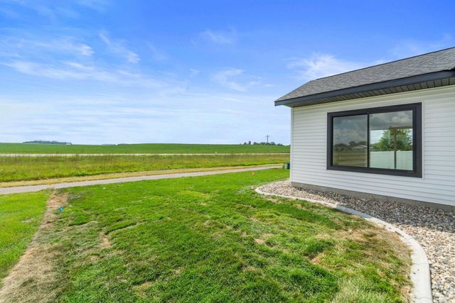 1534 9th Avenue SW, Hutchinson, MN 55350
