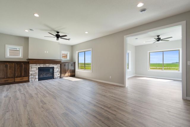 1534 9th Avenue SW, Hutchinson, MN 55350