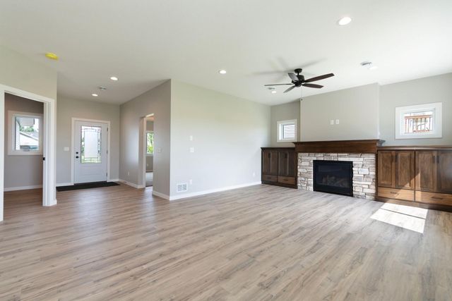 1534 9th Avenue SW, Hutchinson, MN 55350