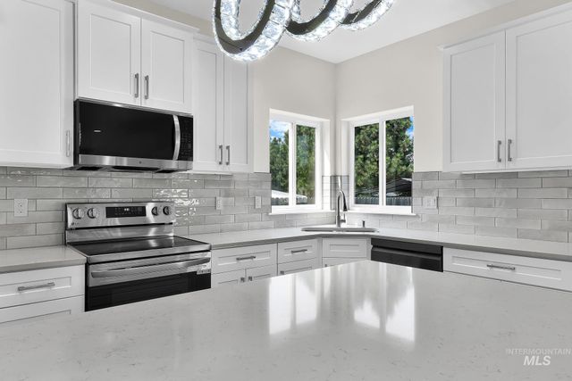 2207 S Janeen St, Boise, ID 83709