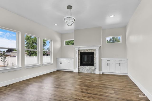 2207 S Janeen St, Boise, ID 83709