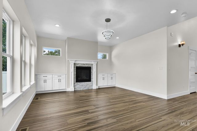 2207 S Janeen St, Boise, ID 83709