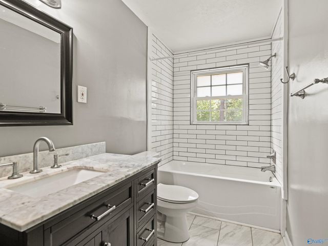 11402 Maplecrest Drive SE, Huntsville, AL 35803