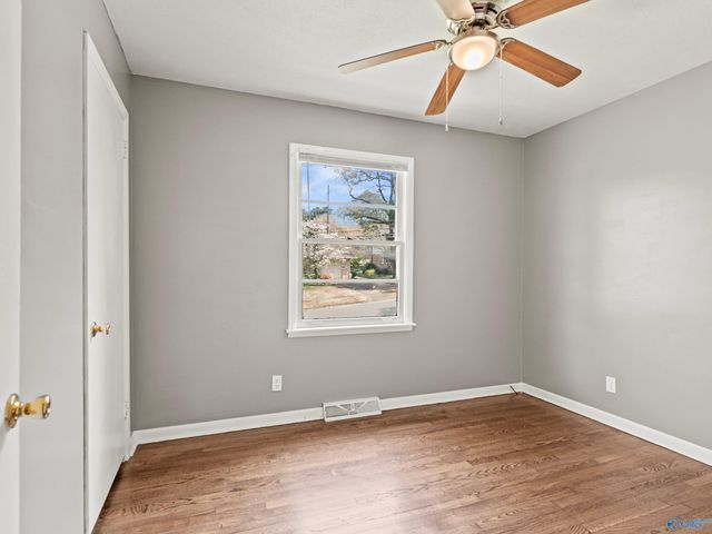 11402 Maplecrest Drive SE, Huntsville, AL 35803